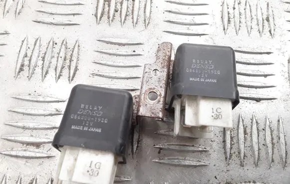 Honda Legend III KA9 Heater blower fan relay 0568001920