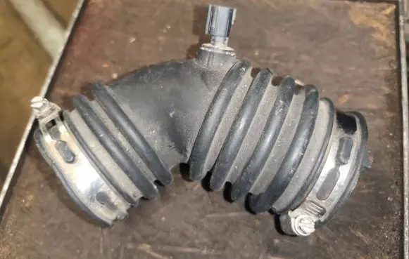 Chrysler PT Cruiser Air intake hose/pipe 04891136AD