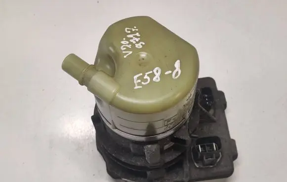 Volvo V70 Power steering pump 31387595