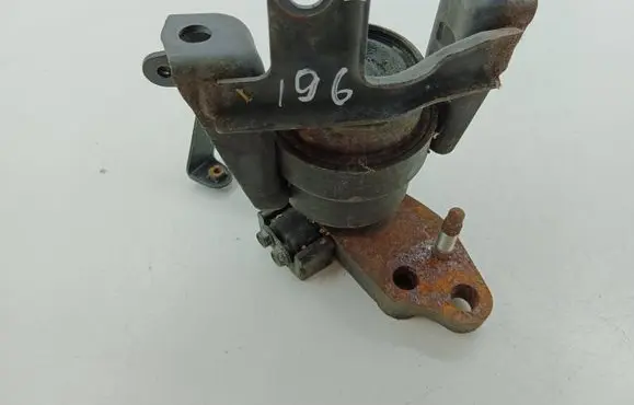 Toyota Corolla Verso AR10 Engine mount bracket