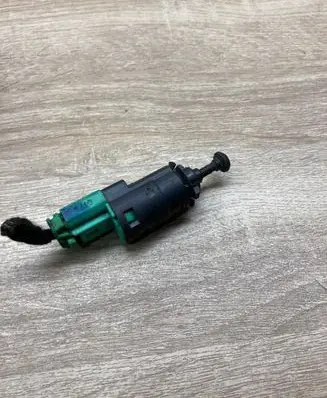 Peugeot 207 Brake pedal sensor switch 9665602380 95835T02