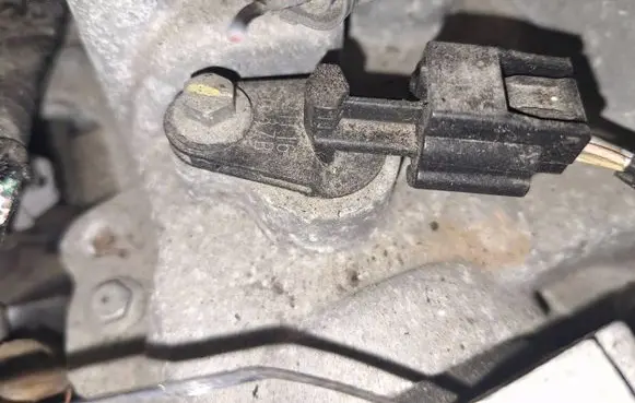 Renault Clio IV Camshaft position sensor 2111616875