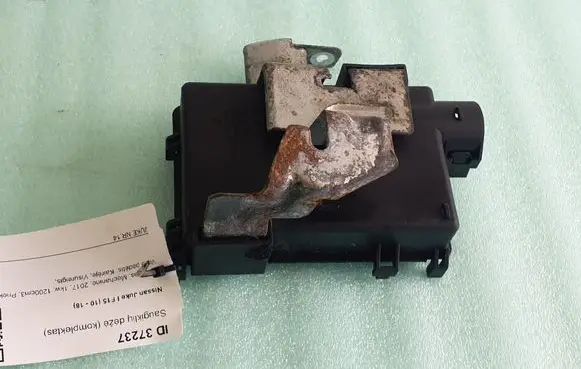 Nissan Juke I F15 Fuse box cover 243821KN0A 7154760130