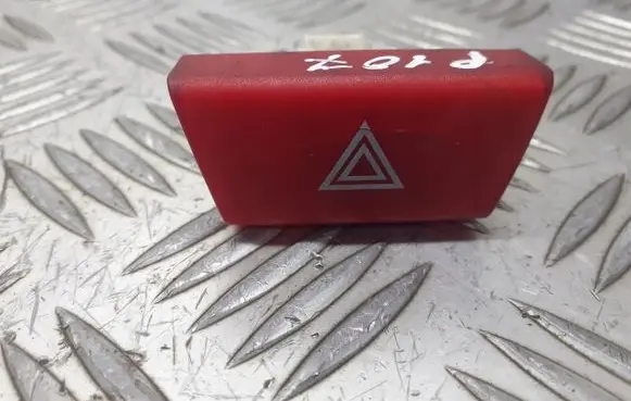 Peugeot 107 Hazard warning light relay 84332A0H010