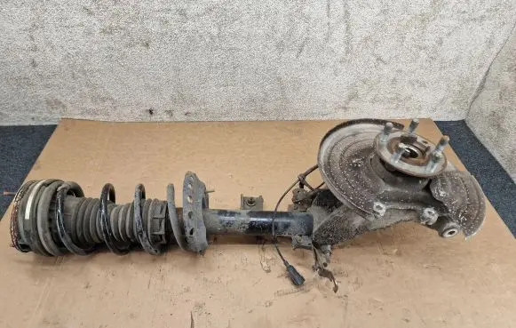 Land Rover Evoque I Rear wheel hub spindle/knuckle GJ3218080AA