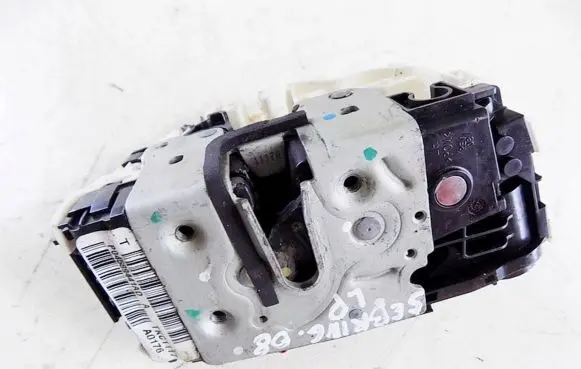 Chrysler Sebring (JS) Front door lock