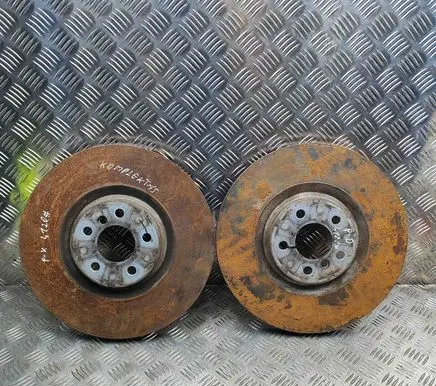 BMW 1 F40 Front brake disc 6884002 6884001