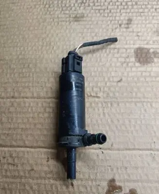 Skoda Yeti (5L) Headlight washer pump 3B7955681 3709