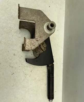 Hyundai Terracan Hand brake release handle 