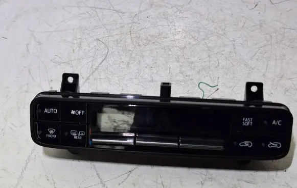 Toyota Auris E180 Climate control unit 5590002060 3860066B