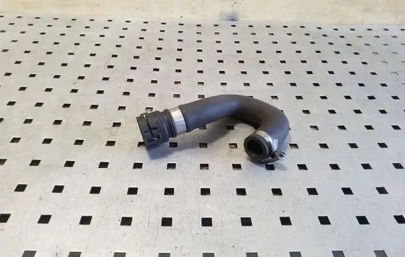 Engine coolant pipe/hose