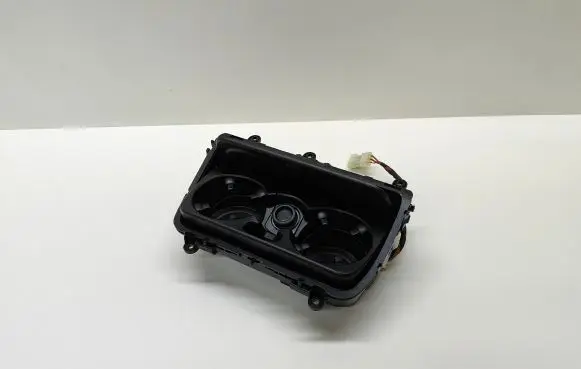 Cup holder front
