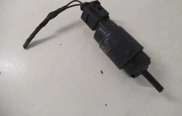 Mercedes-Benz Sprinter W906 Windscreen/windshield washer pump A0008605826