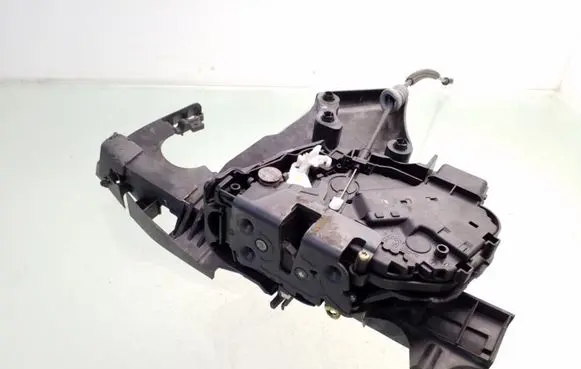 Volvo V50 Front door lock 30699438 992770 30663575