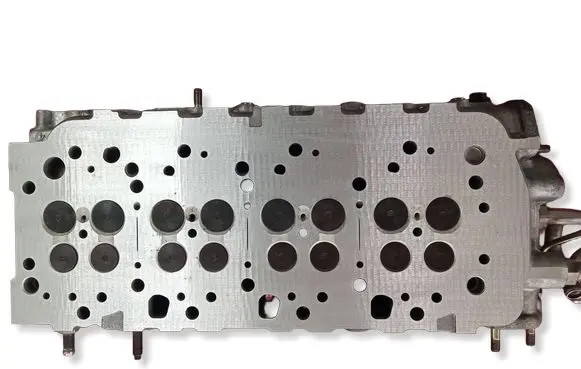 Toyota Avensis T250 Engine head 1CD