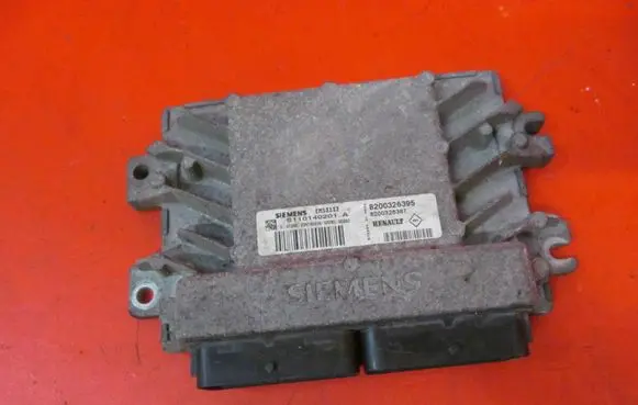 Renault Clio II Engine control unit/module 8200326395 8200326387 S110140201A