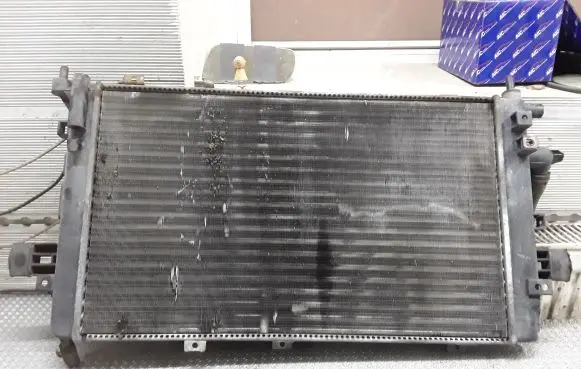 Opel Astra H Coolant radiator