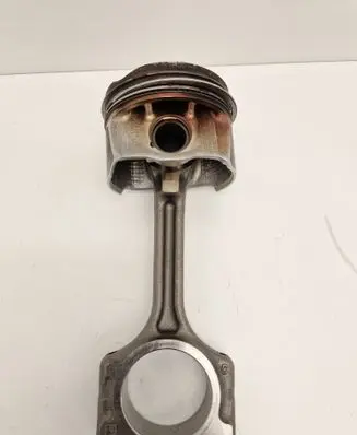 Renault Clio V Piston with connecting rod 08EA3