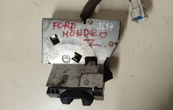 Ford Mondeo Mk III Tailgate/trunk/boot lock/catch/latch 3S71A43102AA