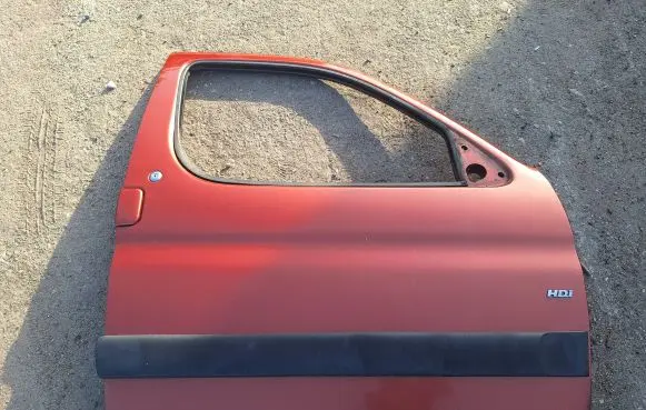 Peugeot Partner Front door