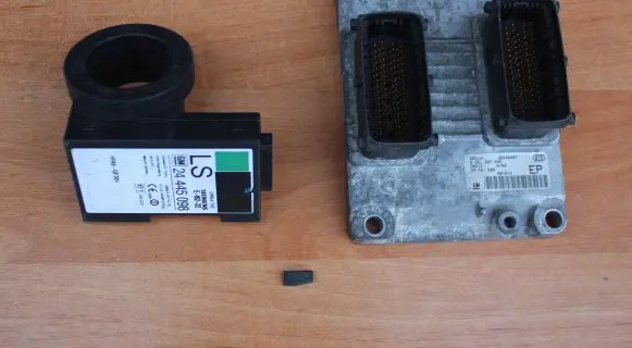 Opel Zafira A Engine control unit/module 0261207448 24461886