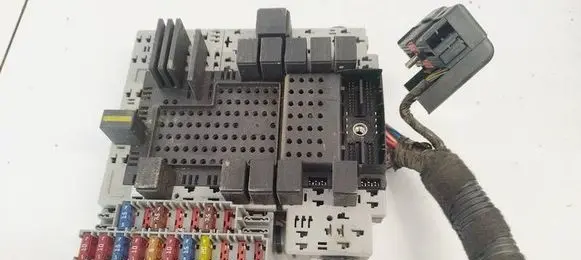 Volvo V70 Fuse box set 8622520