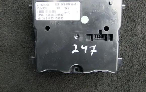 Nissan Qashqai Air conditioning/heating control unit 277604EA3C