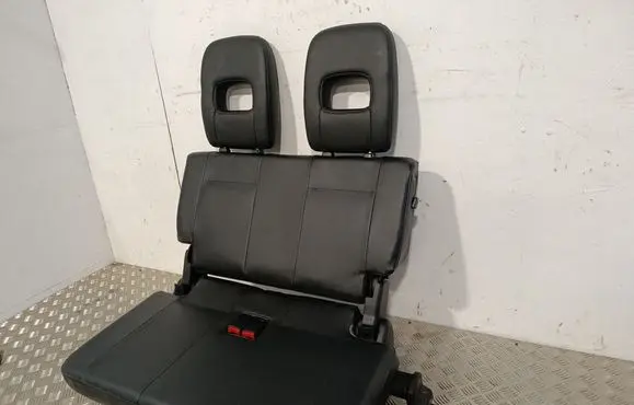 Mitsubishi Pajero Rear seat 