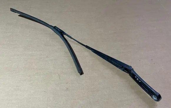 Skoda Octavia Mk3 (5E) Front wiper blade arm 5E1955409