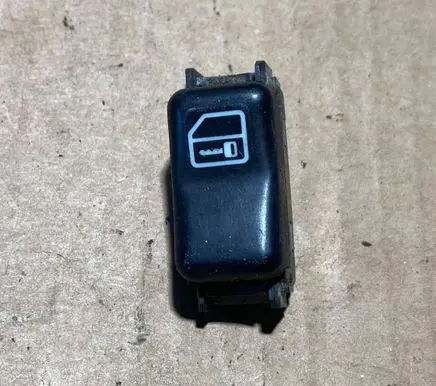 Mercedes-Benz E W124 Central locking switch button 2028203910 501499