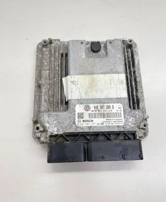 Volkswagen Jetta VI Engine control unit/module 04E907309B 0261S07497