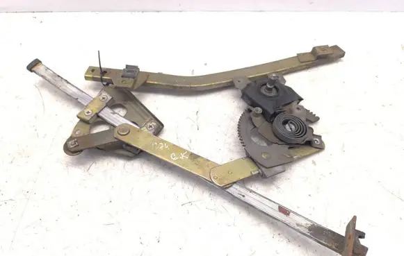Mercedes-Benz W123 Rear door manual window regulator 1236700103