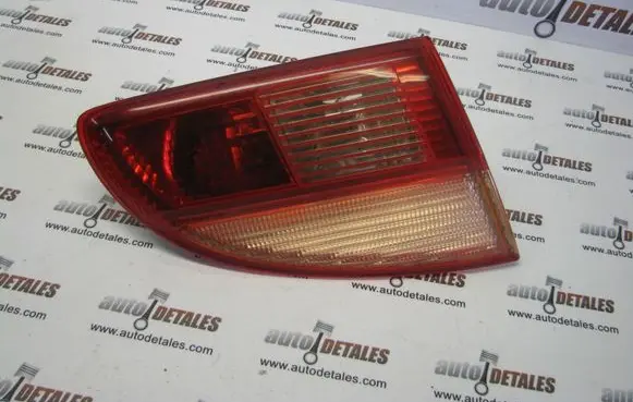 Toyota Avensis T220 Tailgate rear/tail lights 89022026