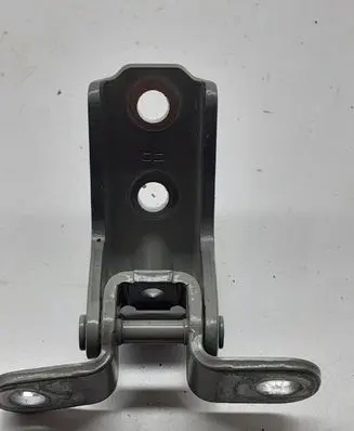 Hyundai Kona I Front door upper hinge