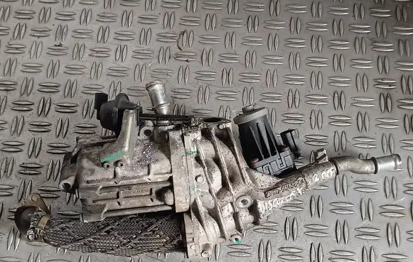 Land Rover Discovery 4 - LR4 EGR valve 9X2Q9U438DA 15T351