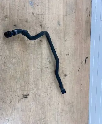 BMW 6 F06 Gran coupe Engine coolant pipe/hose 8513604