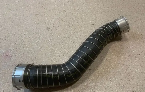 BMW 4 G22 G23 G24 G26 Intercooler hose/pipe 8654521