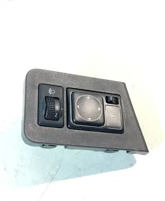 Nissan NV200 Wing mirror switch BJ06A