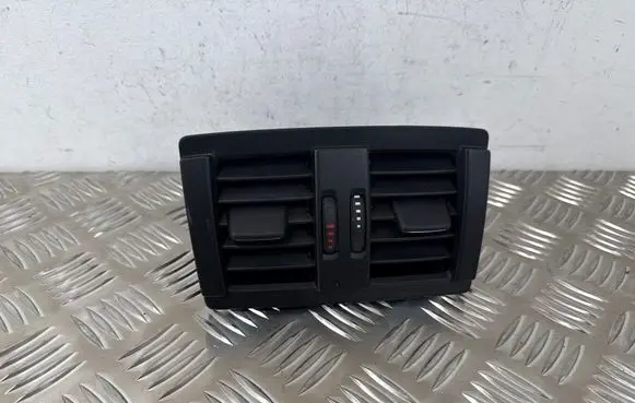 BMW 4 F36 Gran coupe Rear air vent grill 926535001 6858201