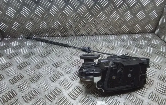 Skoda Yeti (5L) Front door lock 5E1837015