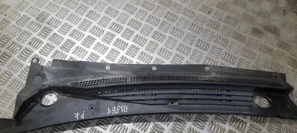 Nissan Almera Wiper trim 668632m100