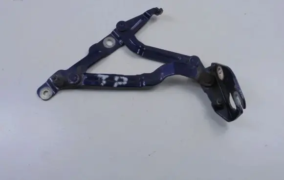 Audi A4 S4 B5 8D Tailgate/trunk/boot hinge 3B5827302A