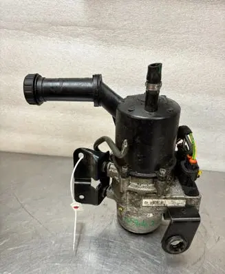 Citroen C4 I Picasso Power steering pump 9670308780