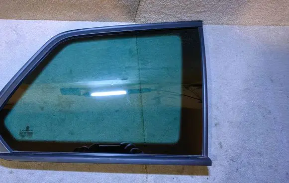 Volkswagen Golf VII Rear side window 5G9845298F 5G9845298