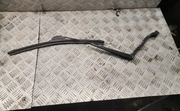 Toyota RAV 4 (XA20) Windshield/front glass wiper blade 