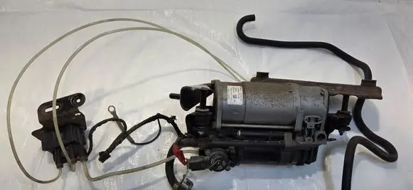 Mercedes-Benz E AMG W212 Air suspension compressor/pump A2123200404