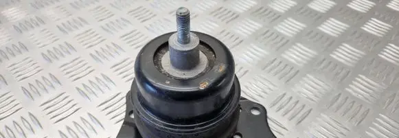 Engine mount bracket
