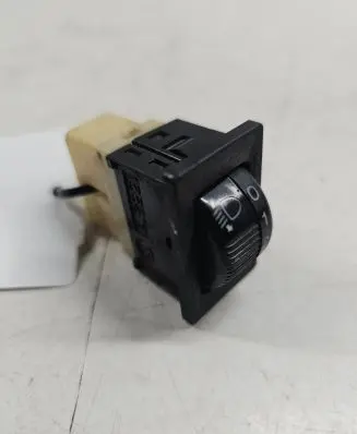 Opel Monterey Headlight level height control switch 133216