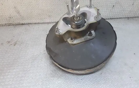 Renault Koleos I Brake booster