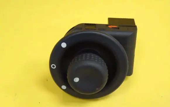 Renault Megane I Wing mirror switch 7700429992F